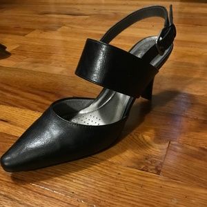 Black Pumps Strap / Buckle